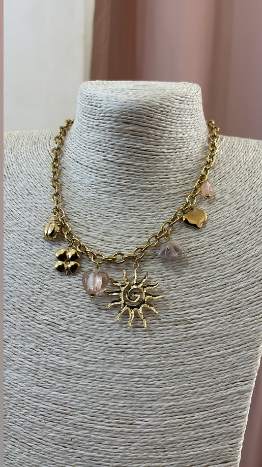 Collier breloques rose